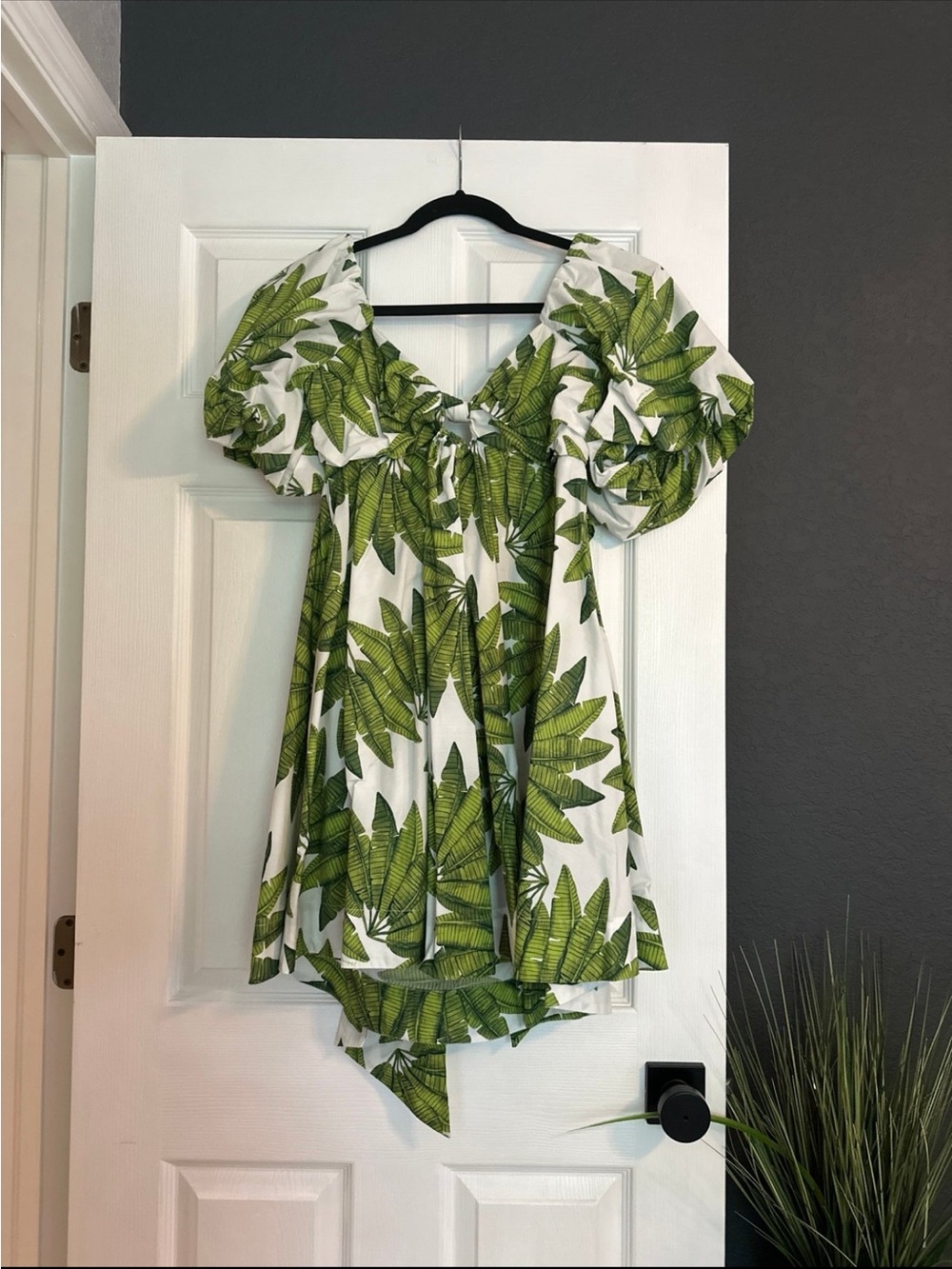 Farm Rio Green Leaf Print Puff Sleeve Women's Top